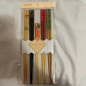 NIP Set of 5 Chopsticks - 4 Adult & 1 Childrens Pokemon Pikachu, Mew & Lucario 8